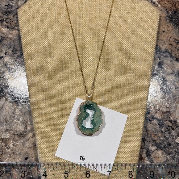 Natural Geode Stone & Crystal Quartz Christmas King Noble Fir Green Necklace 1b - Picture 9 of 11